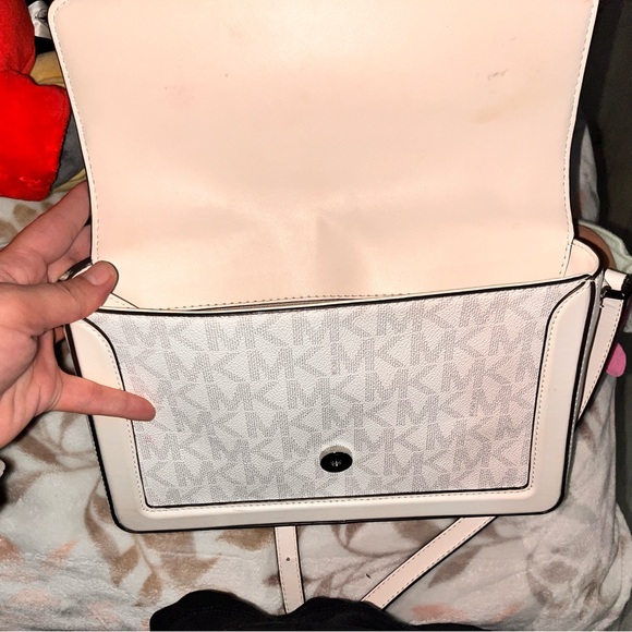 White Michael Kors purse - Picture 4 of 8